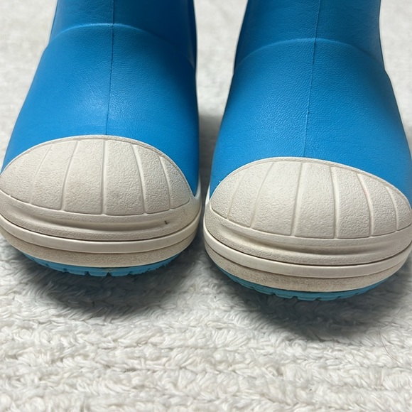 Crocs Kids' Bump It Rain Boot electric blue size C6. - Picture 7 of 9